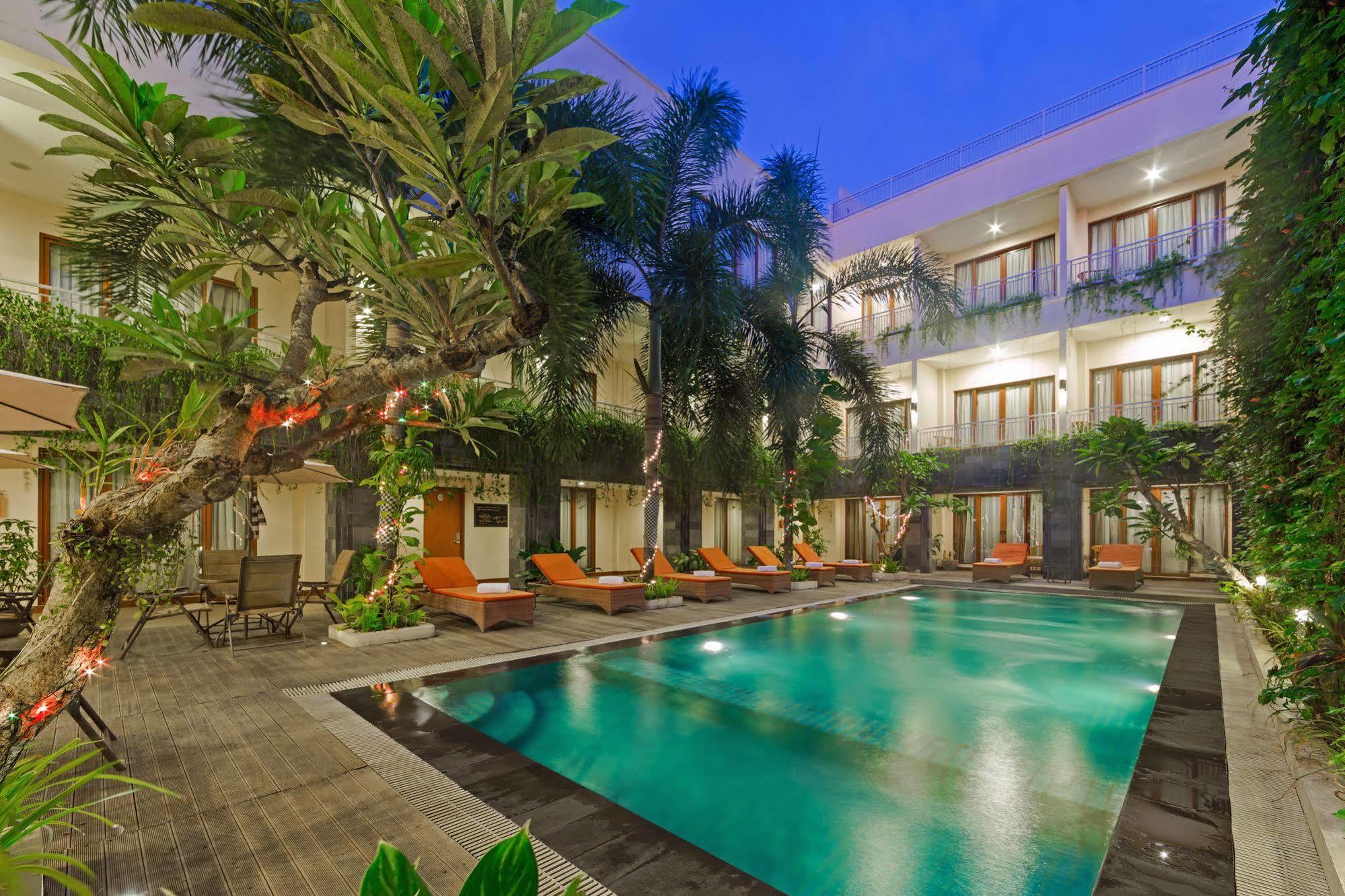 Zen Rooms Kuta Tuban Suites Exteriör bild