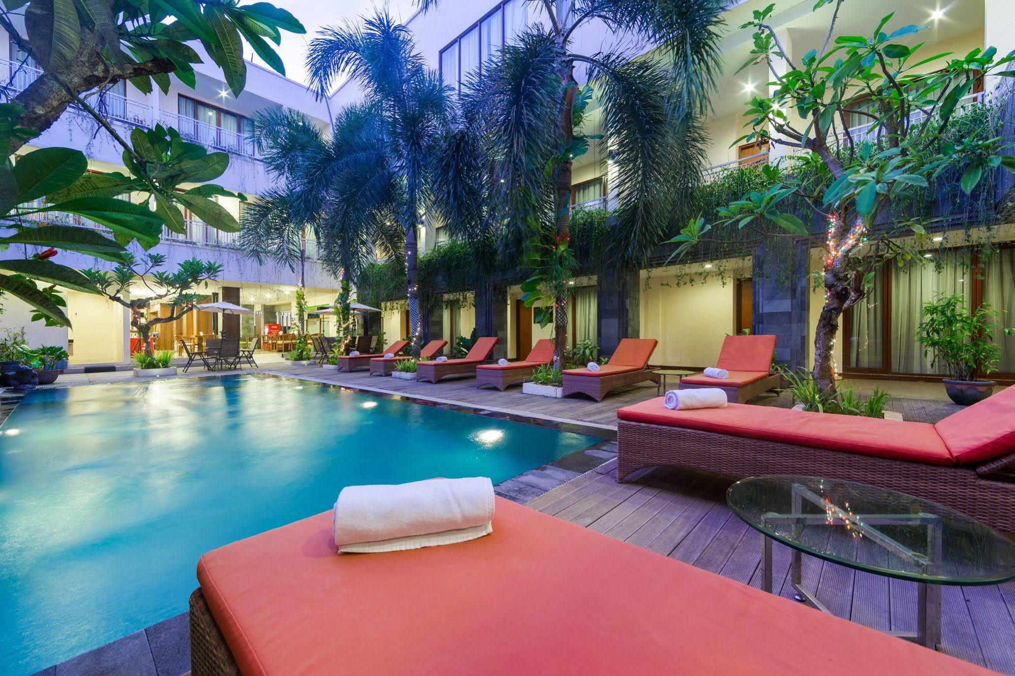Zen Rooms Kuta Tuban Suites Exteriör bild