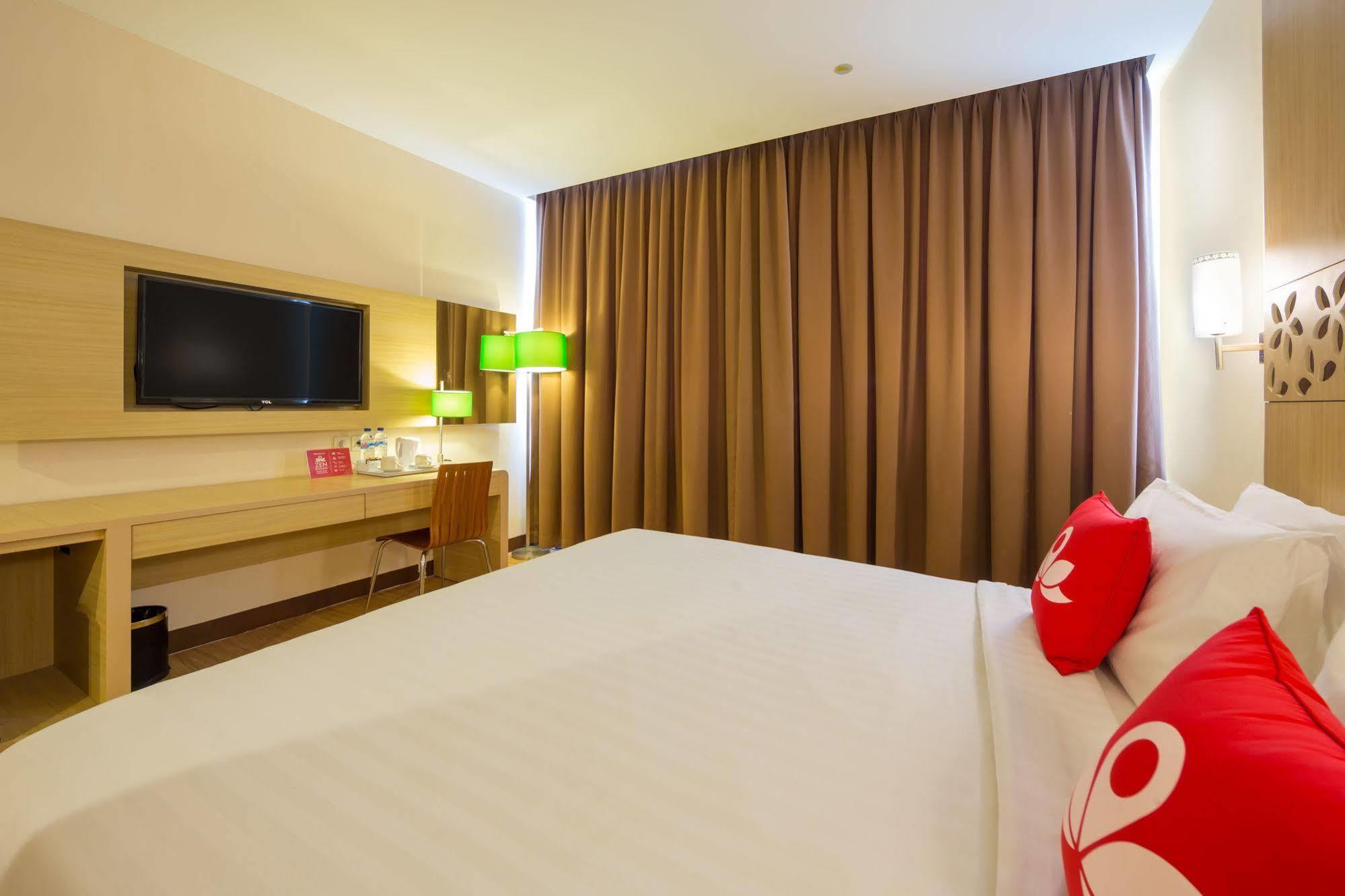 Zen Rooms Kuta Tuban Suites Exteriör bild